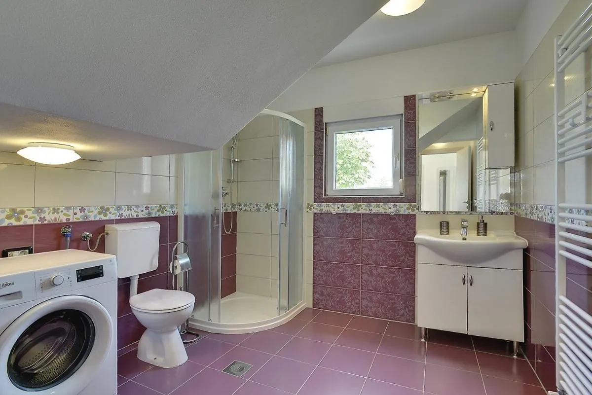 פולה Villa Zeus