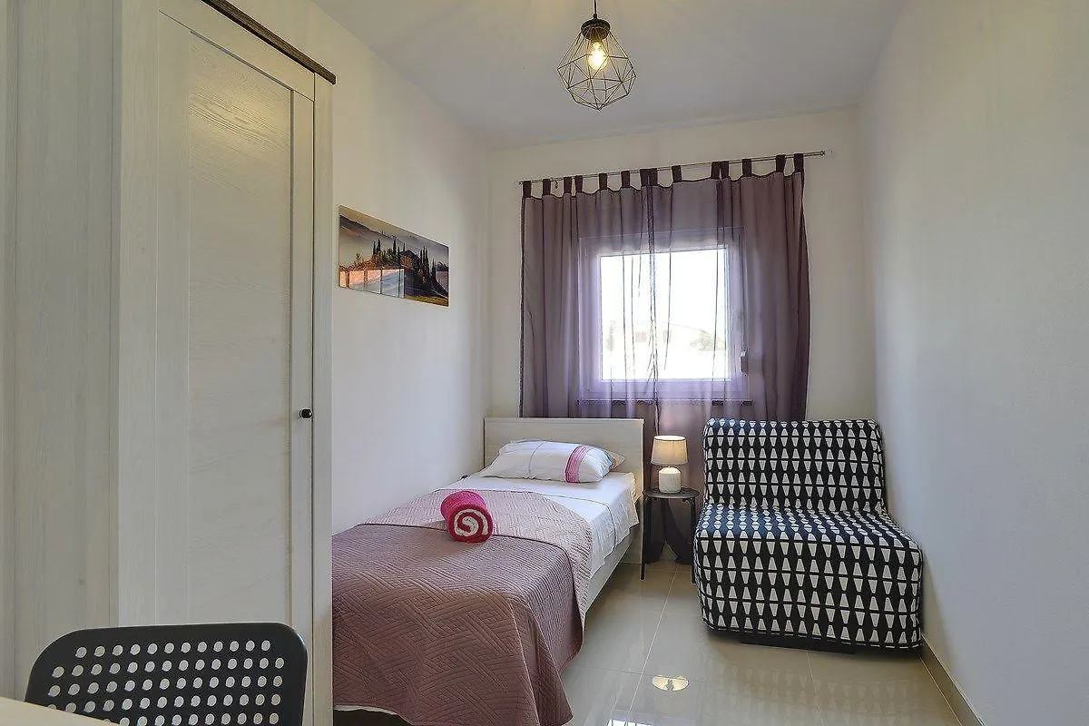 פולה Villa Zeus בית נופש